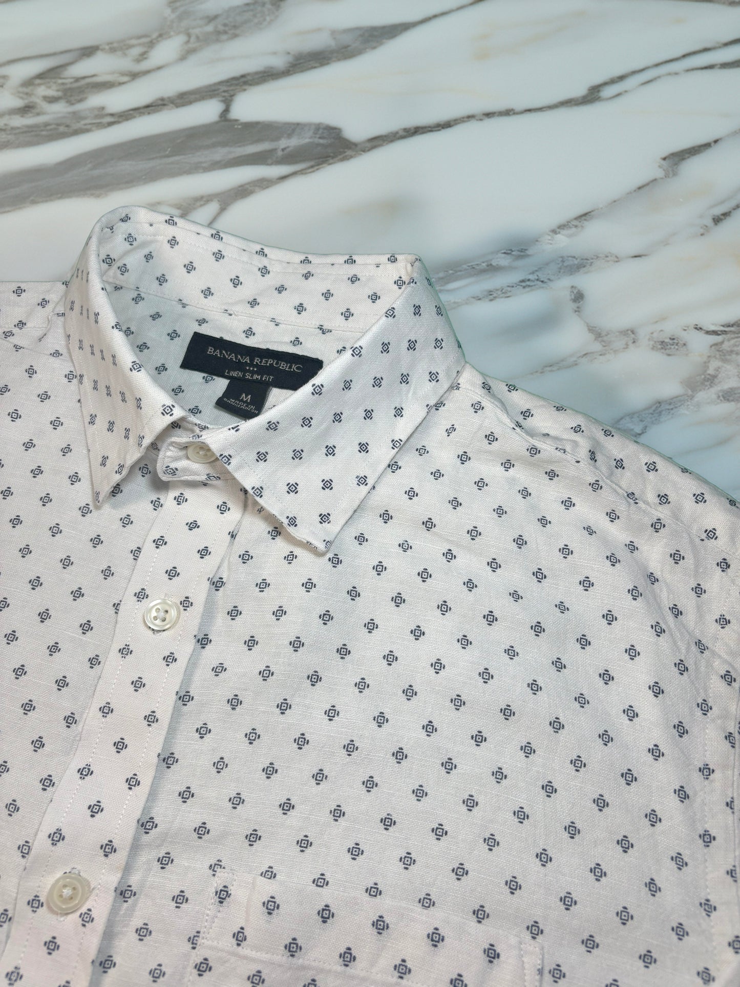 【BANANA REPUBLIC】高級感漂うリネンシャツ 美シルエットで高品格