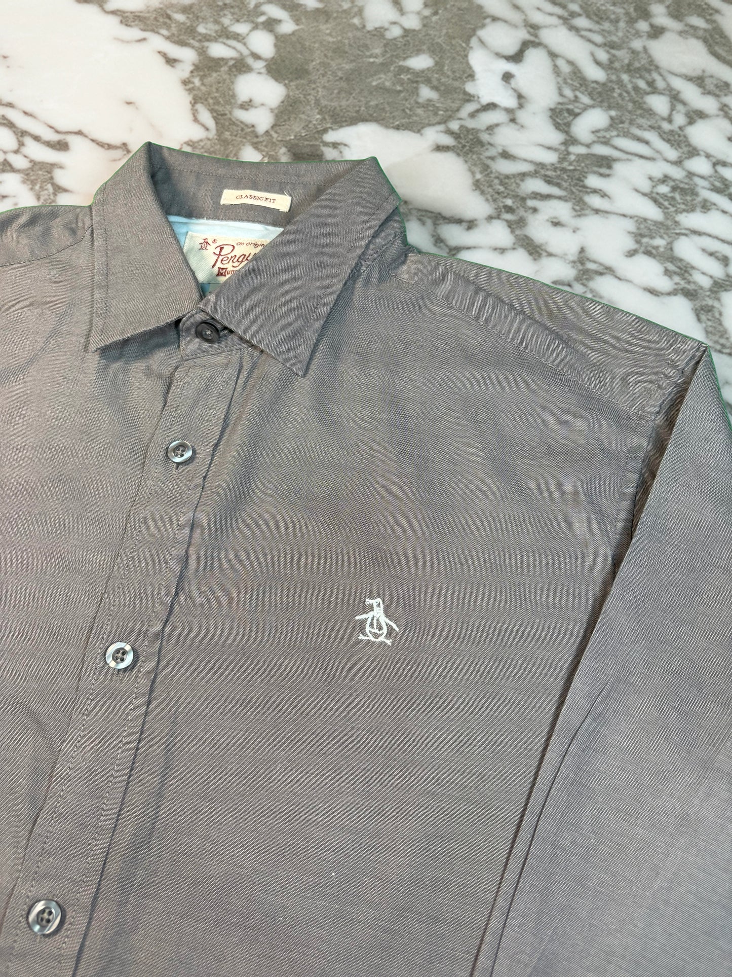 【AN ORIGINAL PENGUIN】ペンギンロゴ刺繍入りメンズコットンシャツ