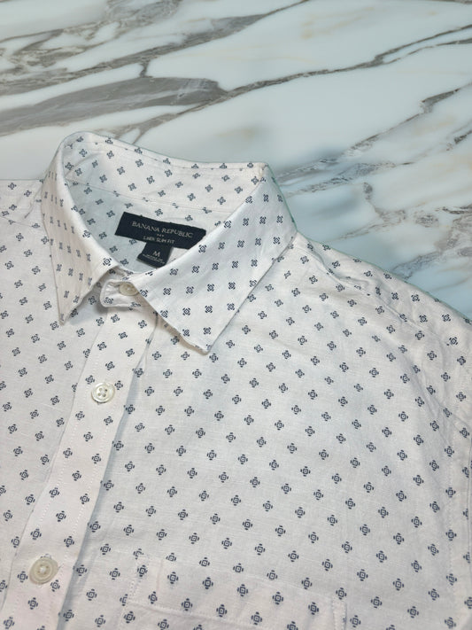 【BANANA REPUBLIC】高級感漂うリネンシャツ 美シルエットで高品格