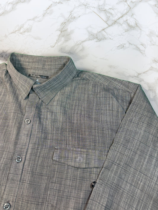 【VAN HEUSEN STUDIO】ハイクオリティ綿シャツ。スマートな大人の定番長袖。